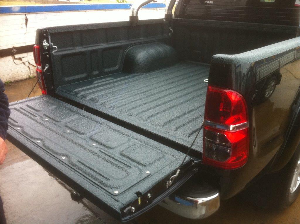 Speedliner® Spray In Bed Liner for Trucks in Charcoal Gray